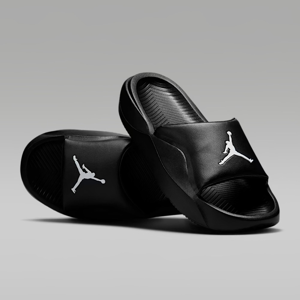 🎉FINAL PRICE🎉Jordan Men's Black and White Slides